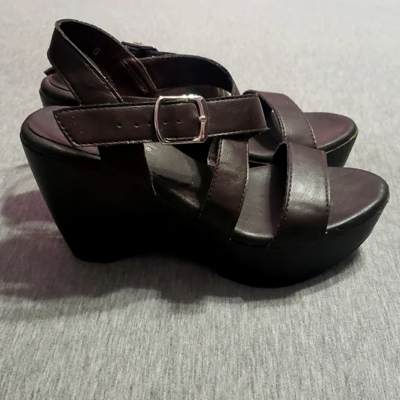 Y2K Early 2000's Callisto Strappy Chocolate Brown Faux Leather Wedge Heels - Picture 3 of 17